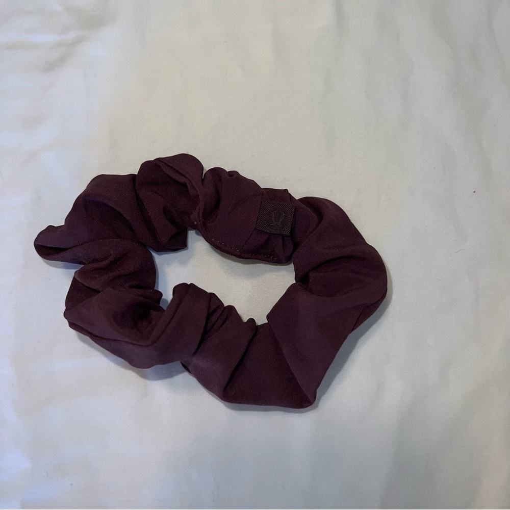 Lululemon scrunchie